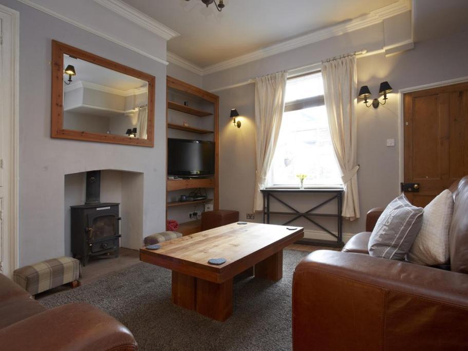 27 George Street * York